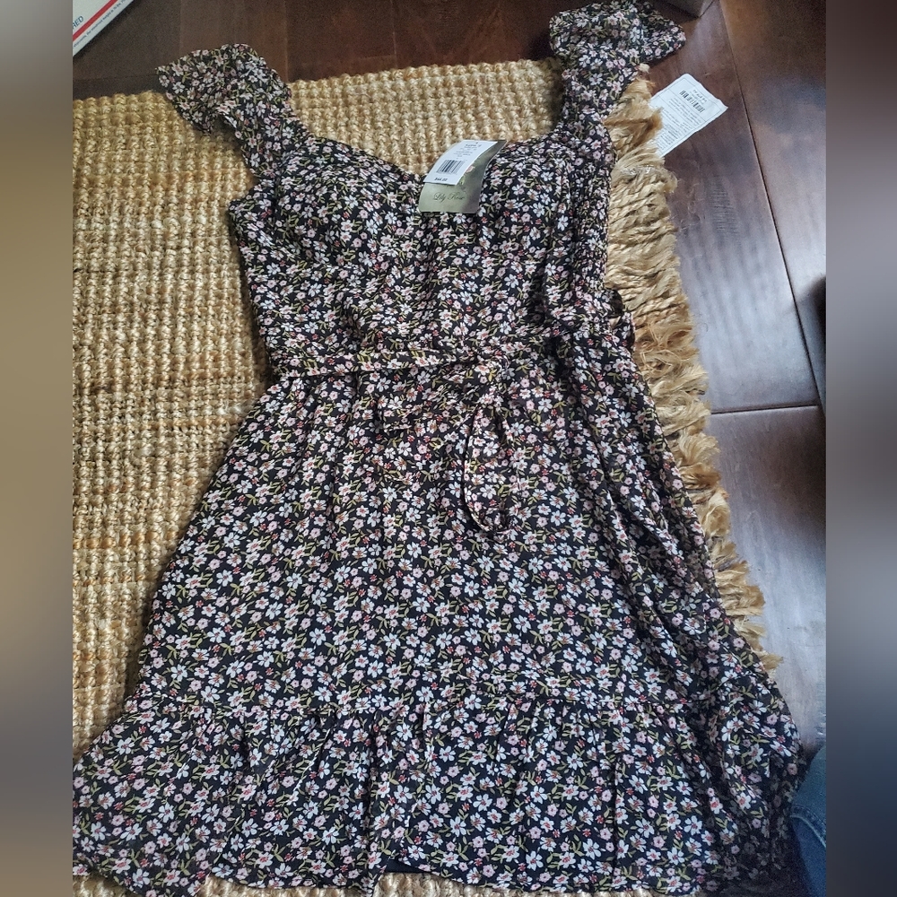 Floral belted dress with flirty sleeves black with tiny rose pink , gree…